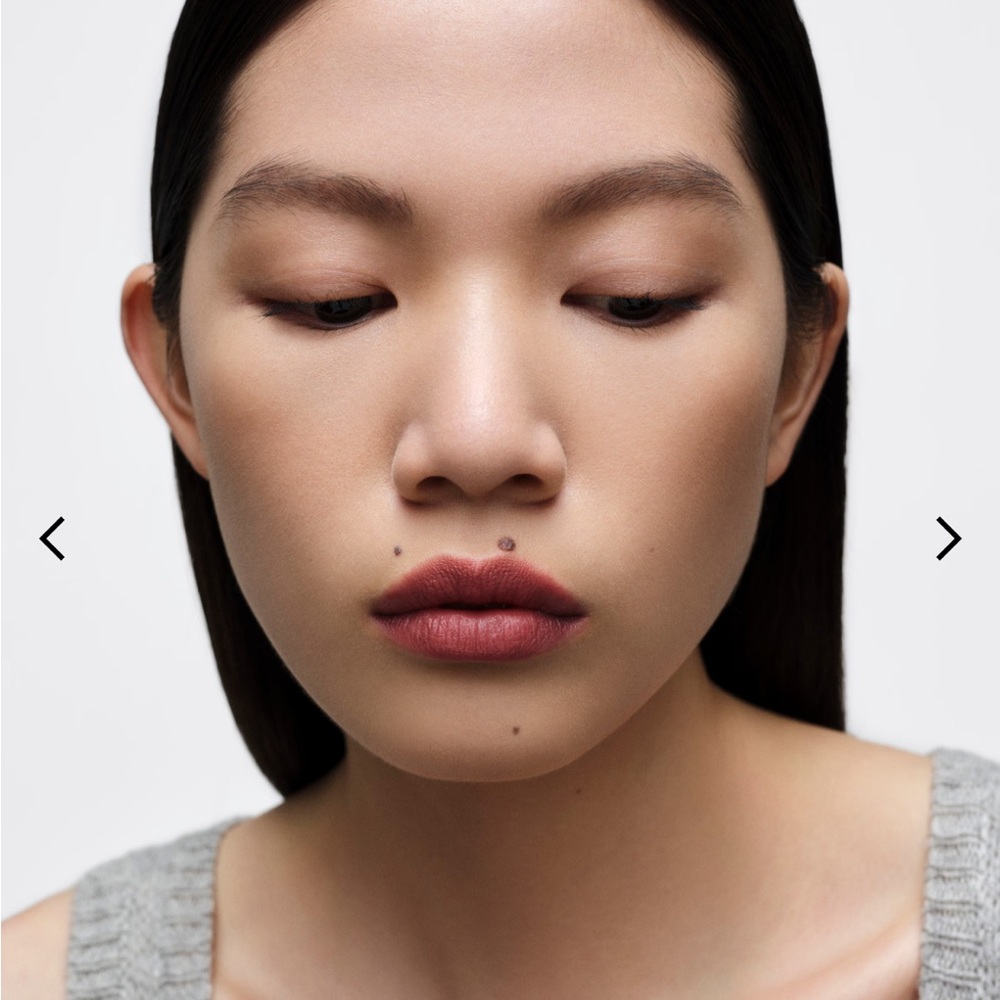 Prada Monochrome Soft Matte lipstick B106 - CARAMEL - Picture 6 of 15